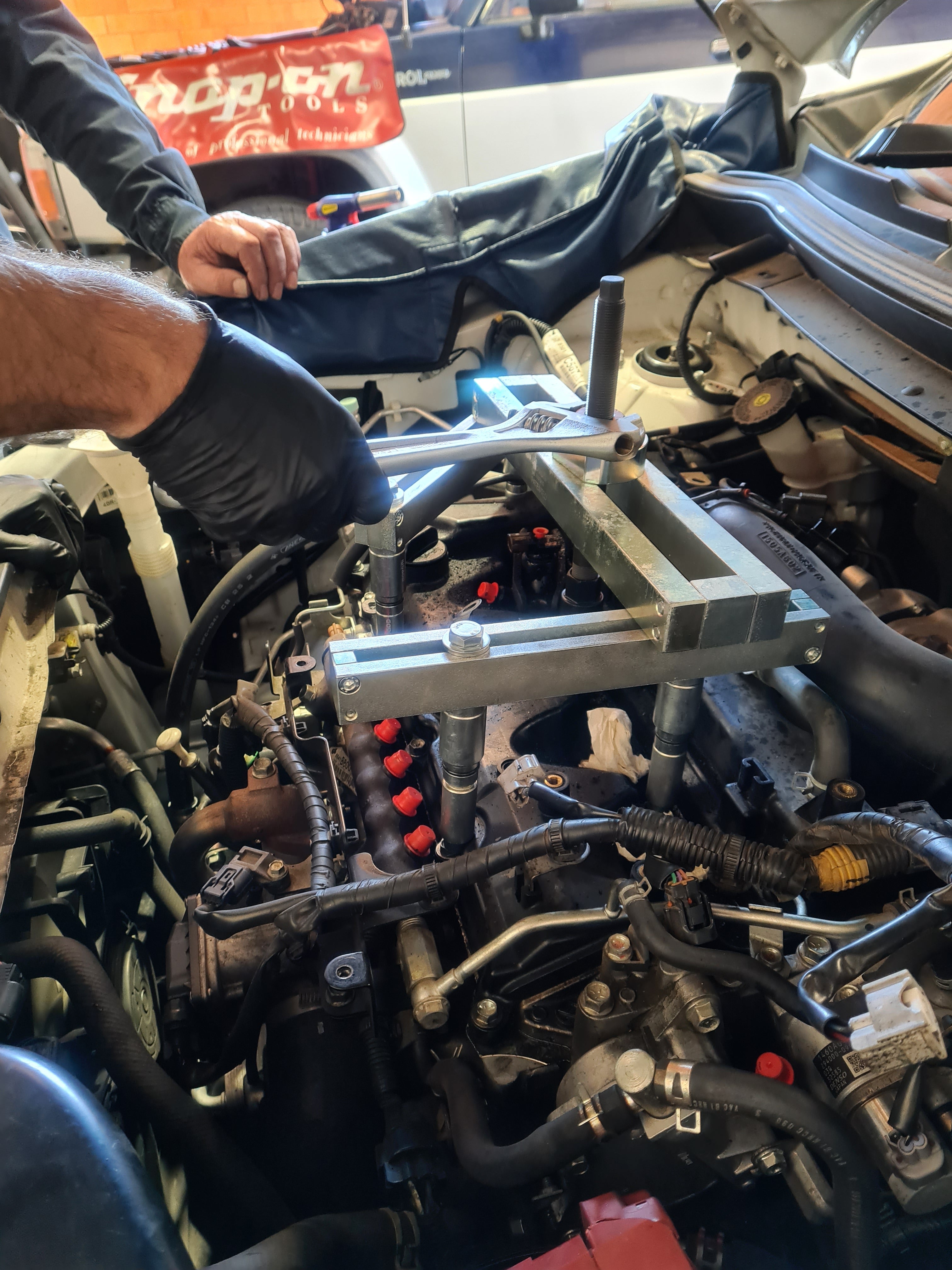 Removing stuck Injectors