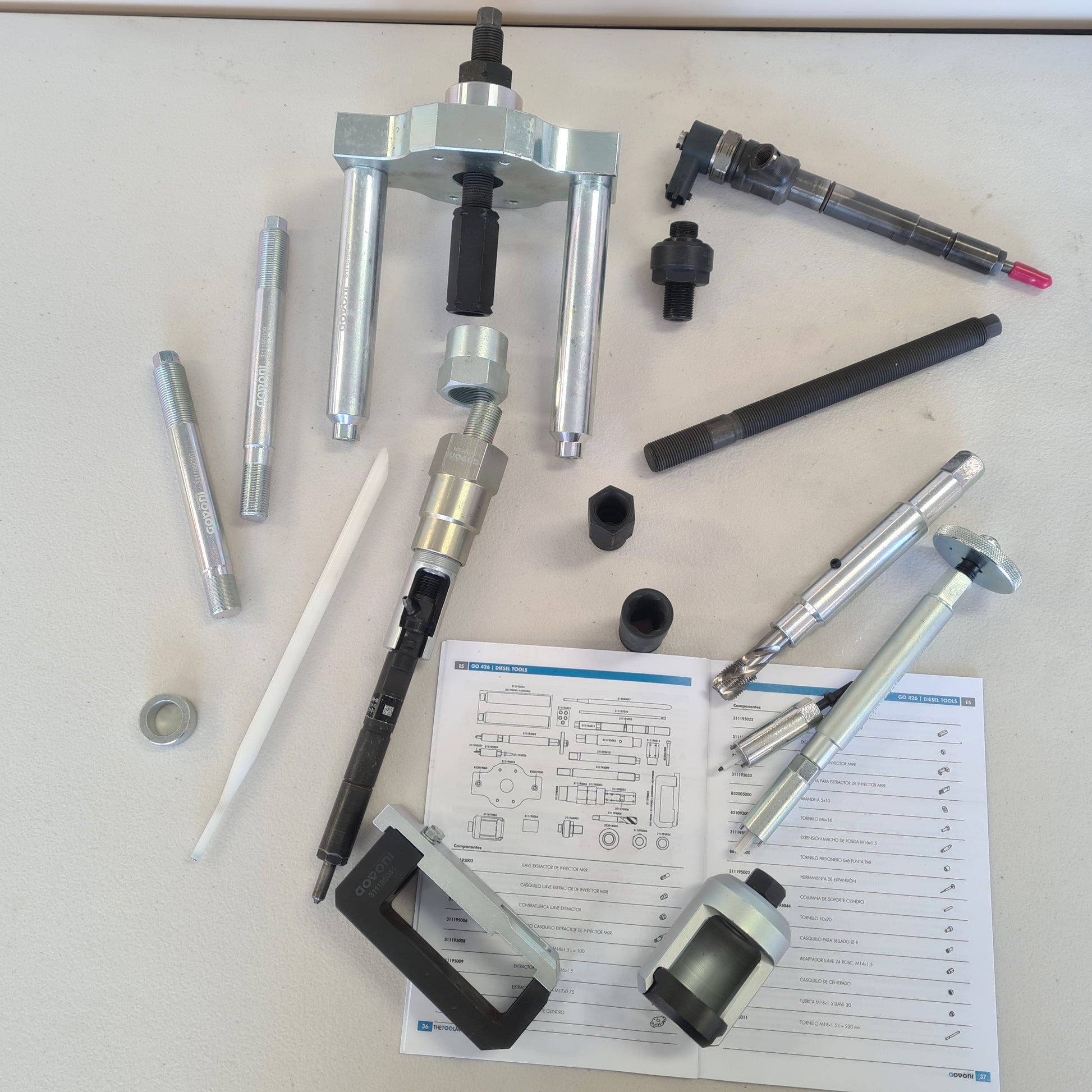 Govoni Multi-Stage Seized Injector Removing Kit for M9R 2.0 DCI Engines includes multiple adapters  - from Specialist Tools Australia